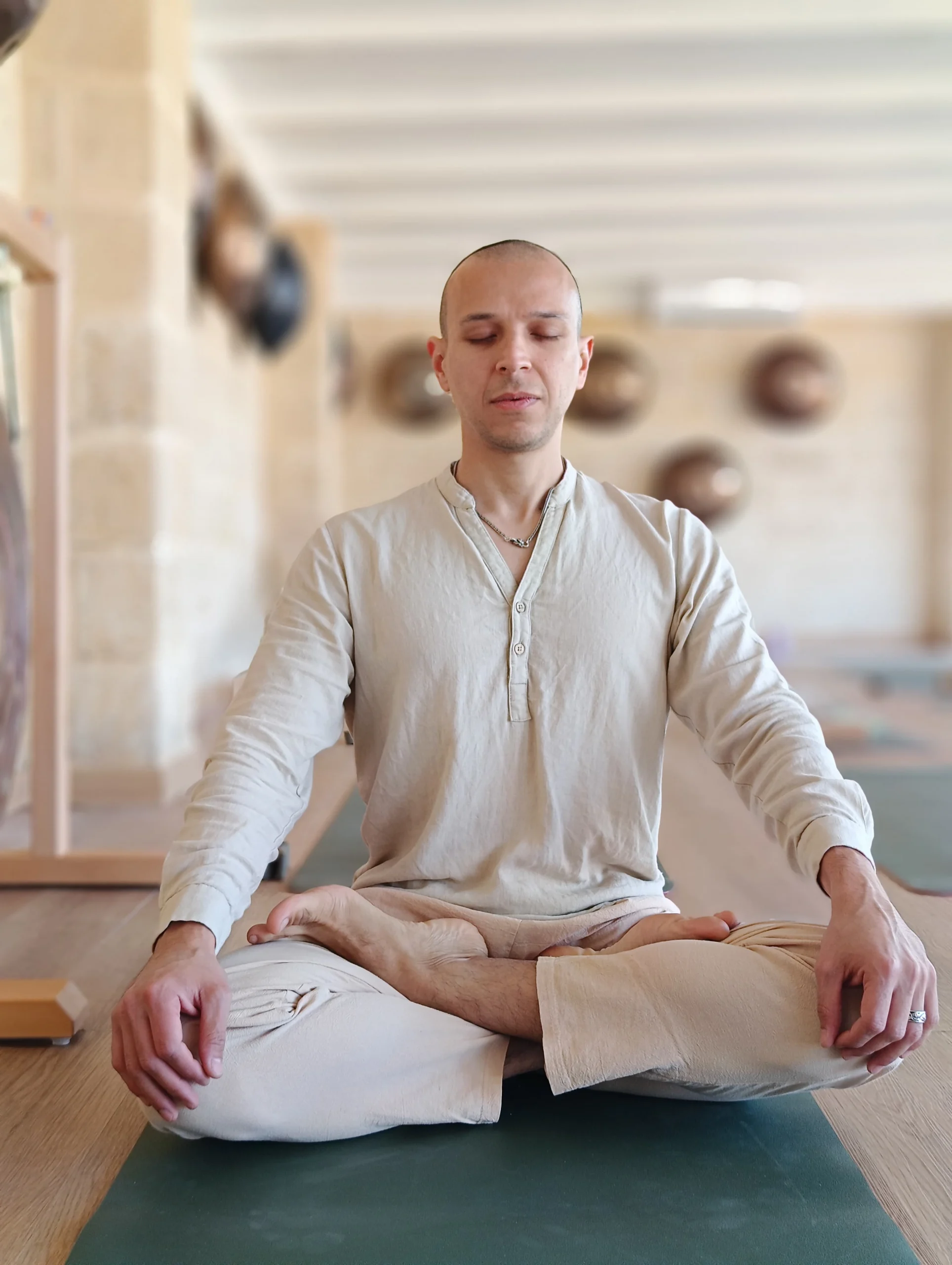 Matteo Buttazzo, insegnante di Yoga presso APEIRON Lecce