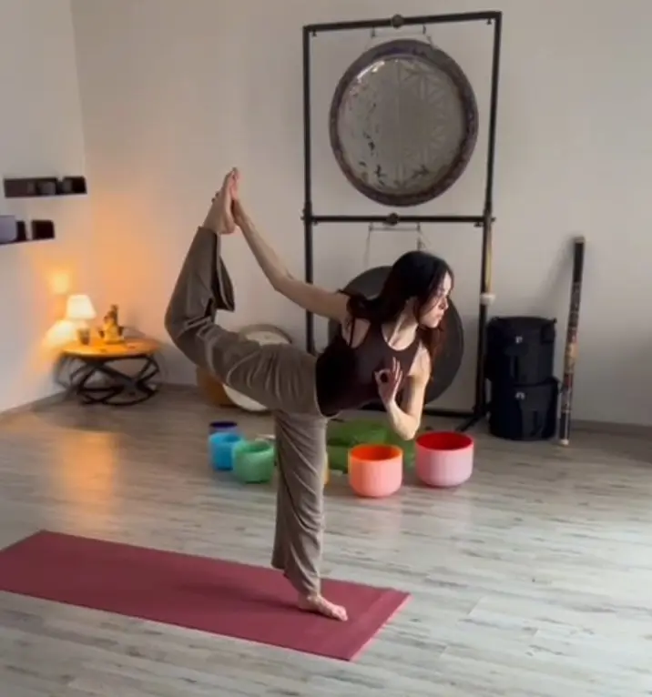Odaka Yoga con Laura